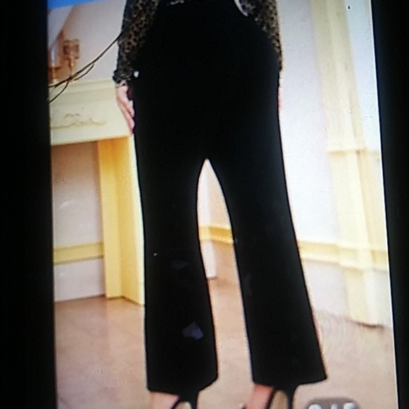 Black ankle length pants with gold buttons - Picture 3 of 4